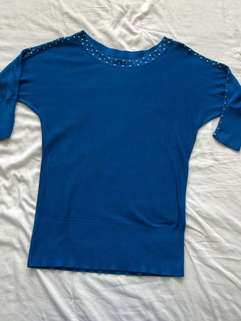 VTG Caché Royal Blue Studded Off Shoulder Dolman Sweater Y2K McBling XL - Picture 4 of 8